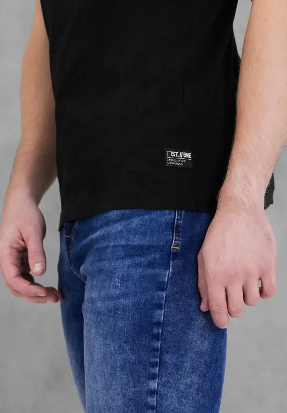 Basic T-Shirt in Unifarbe - Black