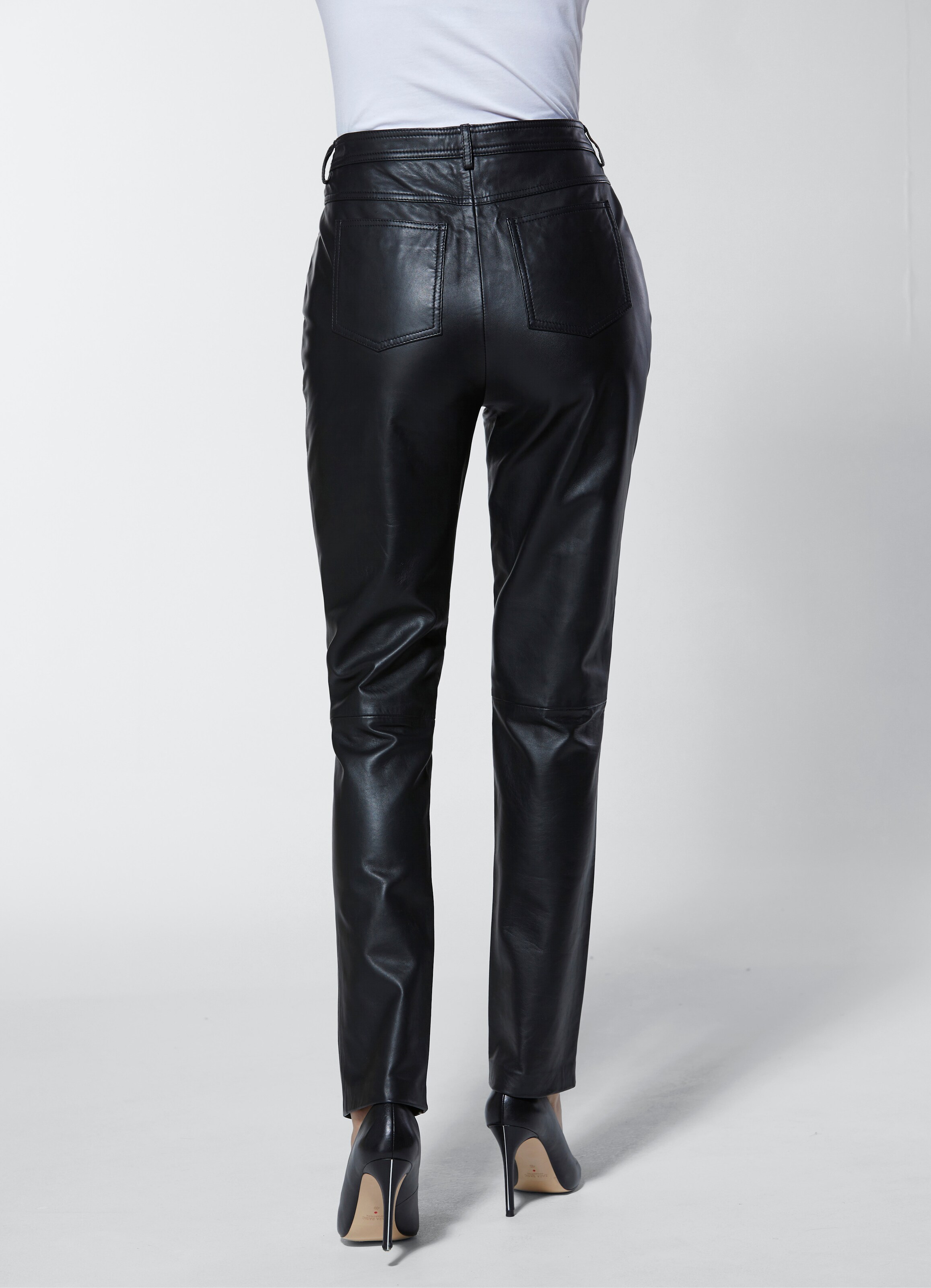 CREATION L PREMIUM Lammnappa-Lederhose in schwarz