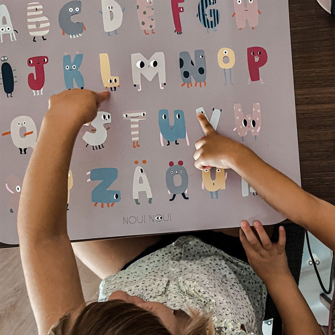 Noui noui placemat ABC - 55 cm | ilovepeelgoed.nl