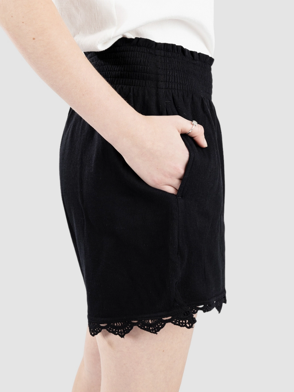 O'Neill Essentials Ava Smocked Shorts black out