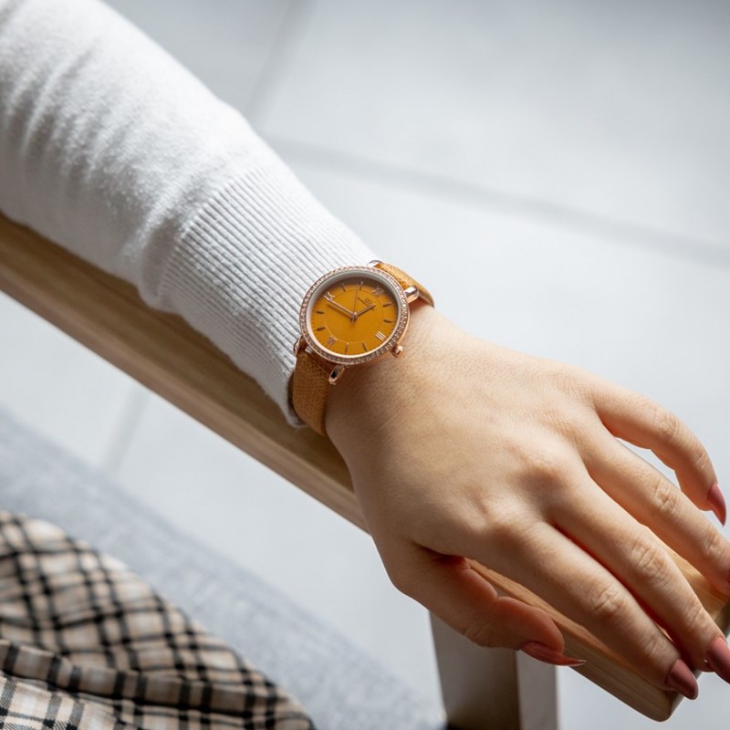 Délicate Montre Femme Camel GIORGIO
