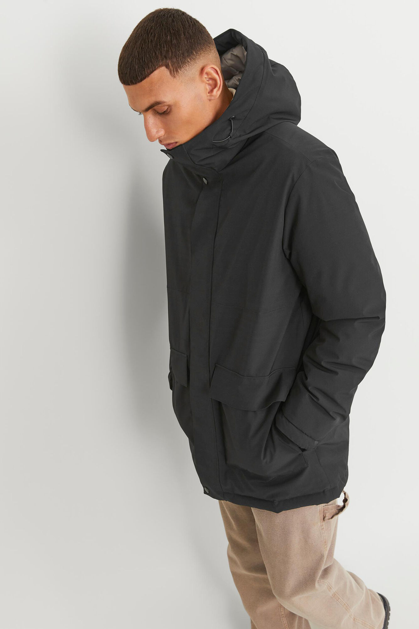 Parka com capuz ajustável