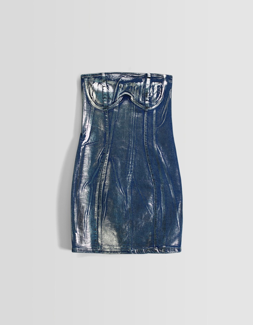 Vestido curto bandeau em jeans metalizado