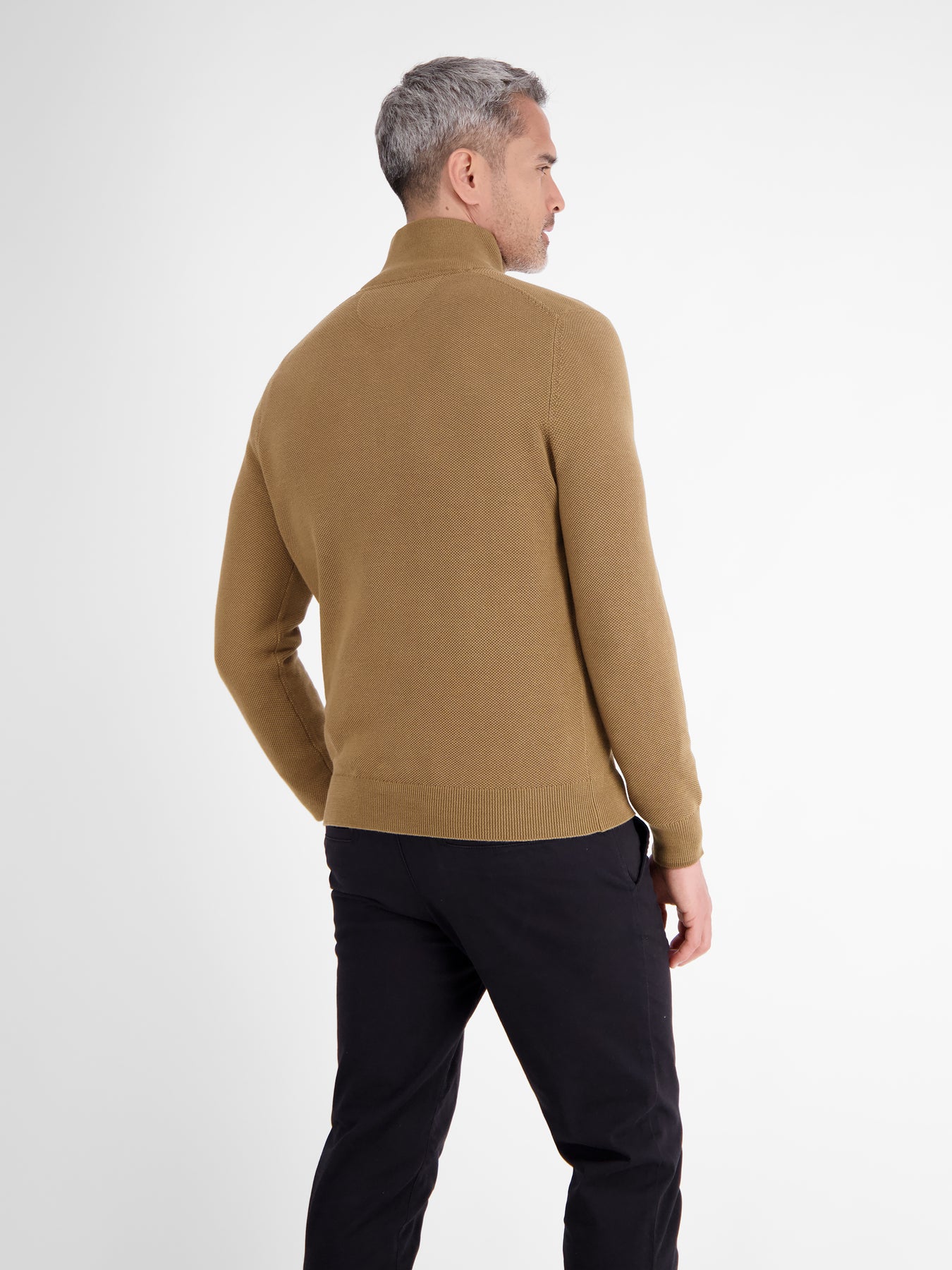 Herren Stricktroyer in lebendiger Optik
