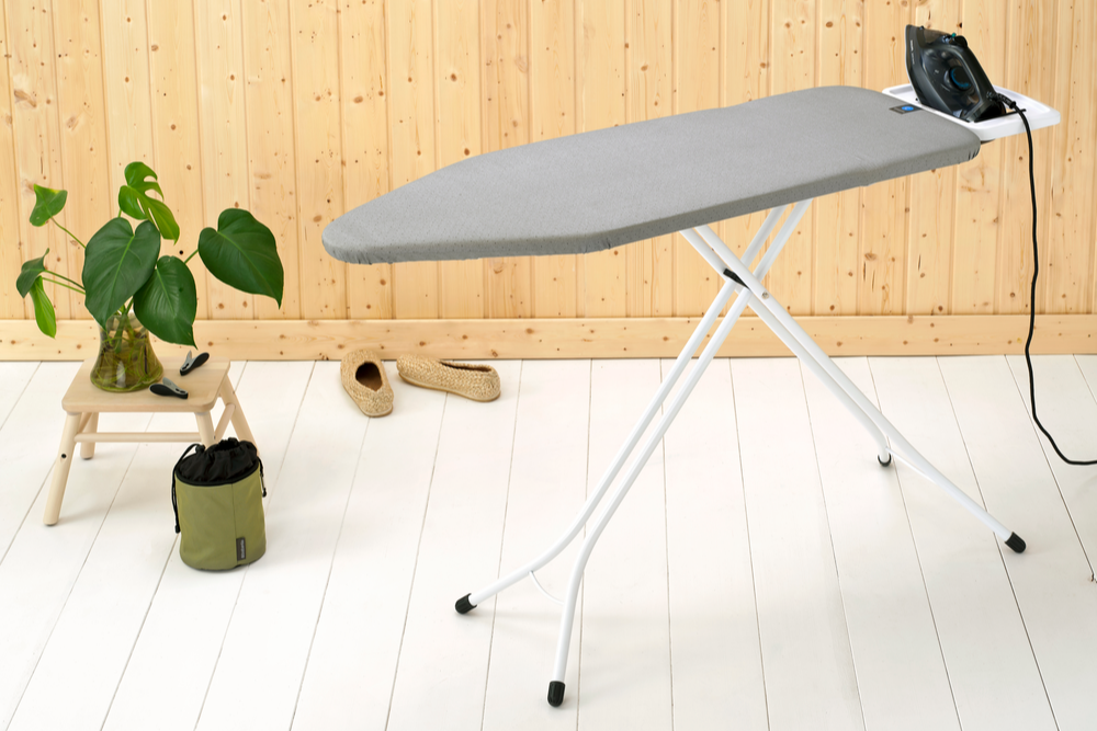 Strijkplank C, 124x45 cm, solide strijkerhouder - Metallised
