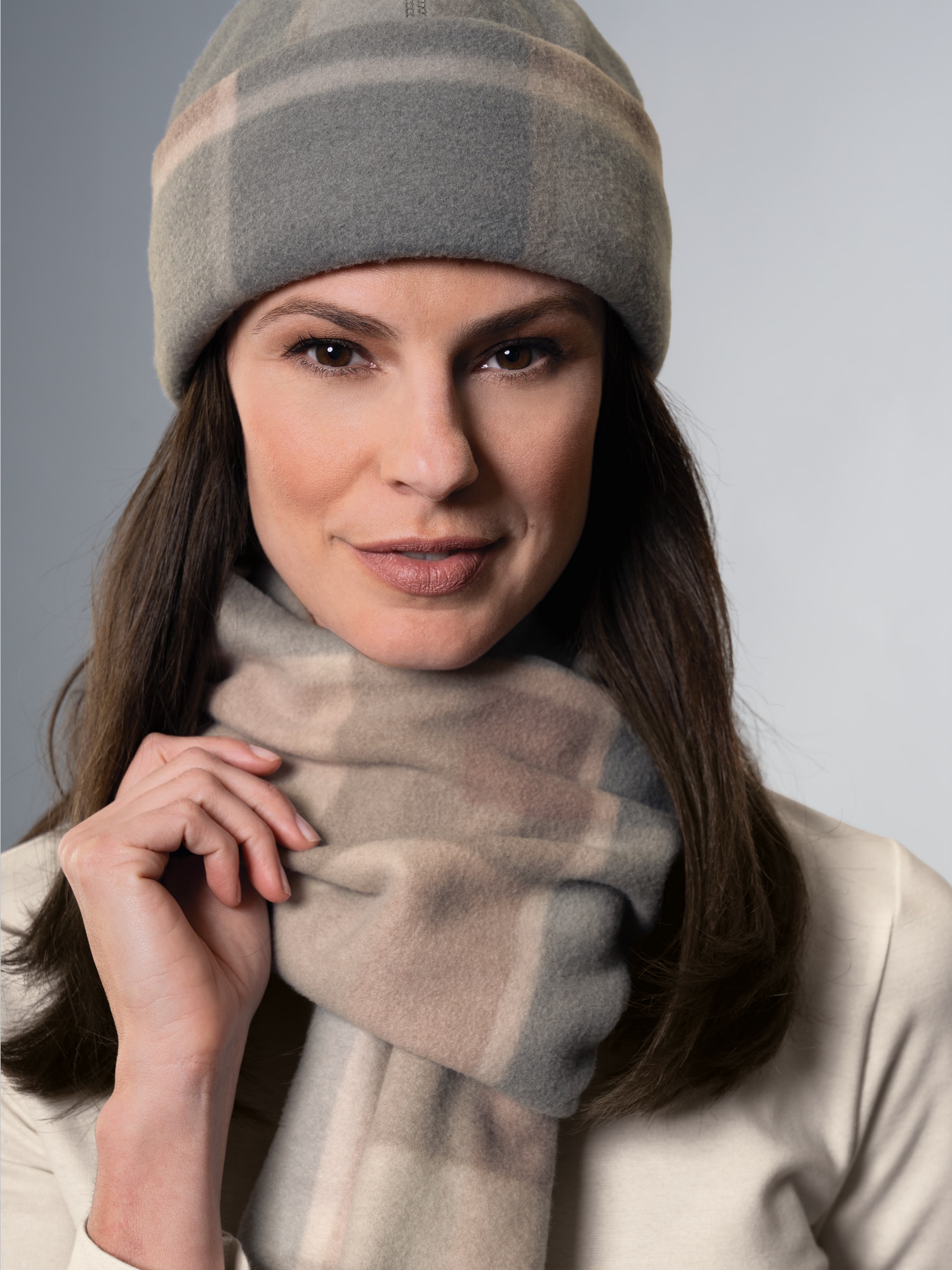 Fleece-Mütze mit Karo-Muster Taupe
