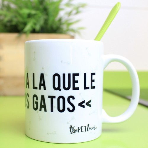 Caneca. Procuro uma garota que ame gatos.