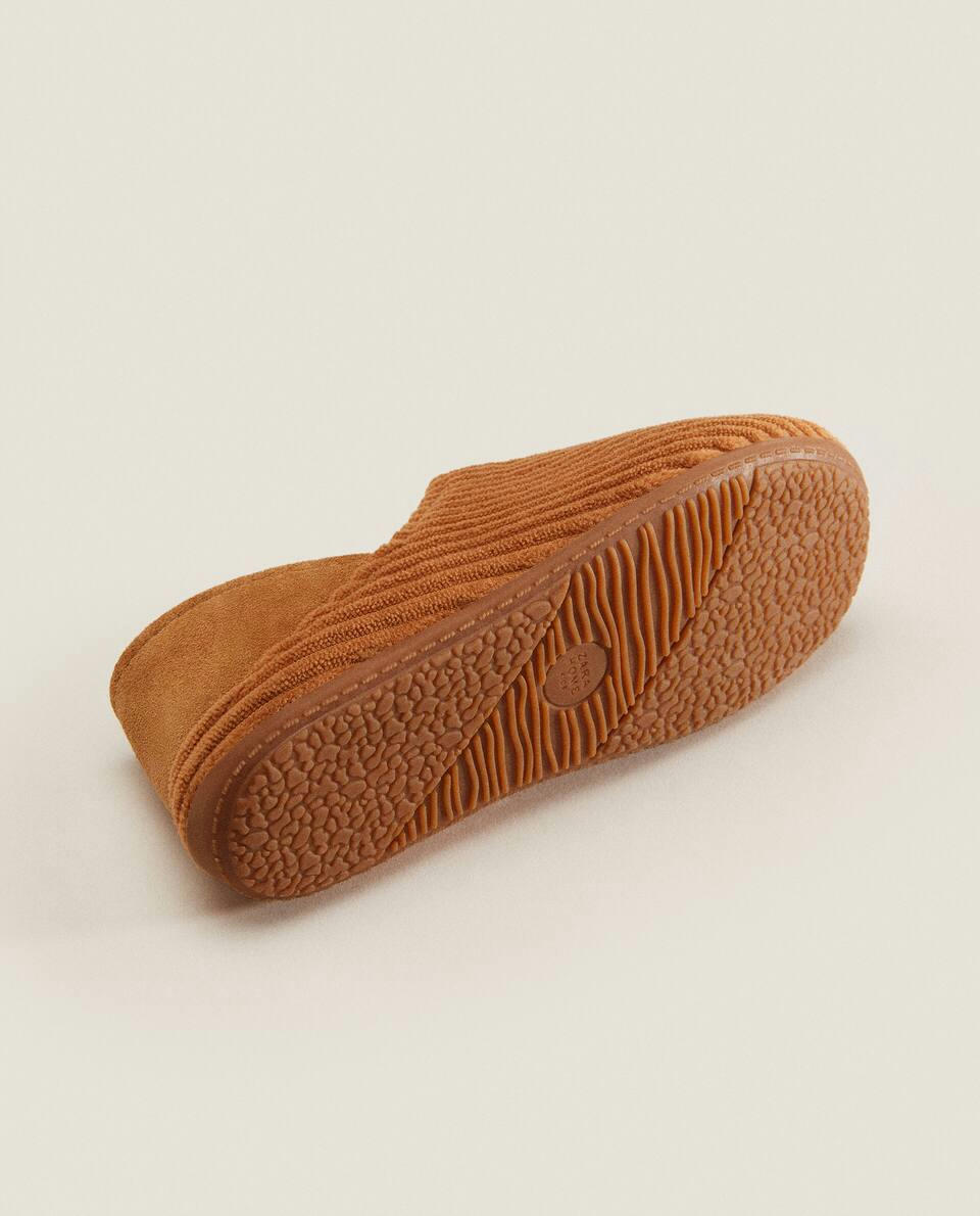 Pantufas Babouche de Veludo Cotelê e Couro