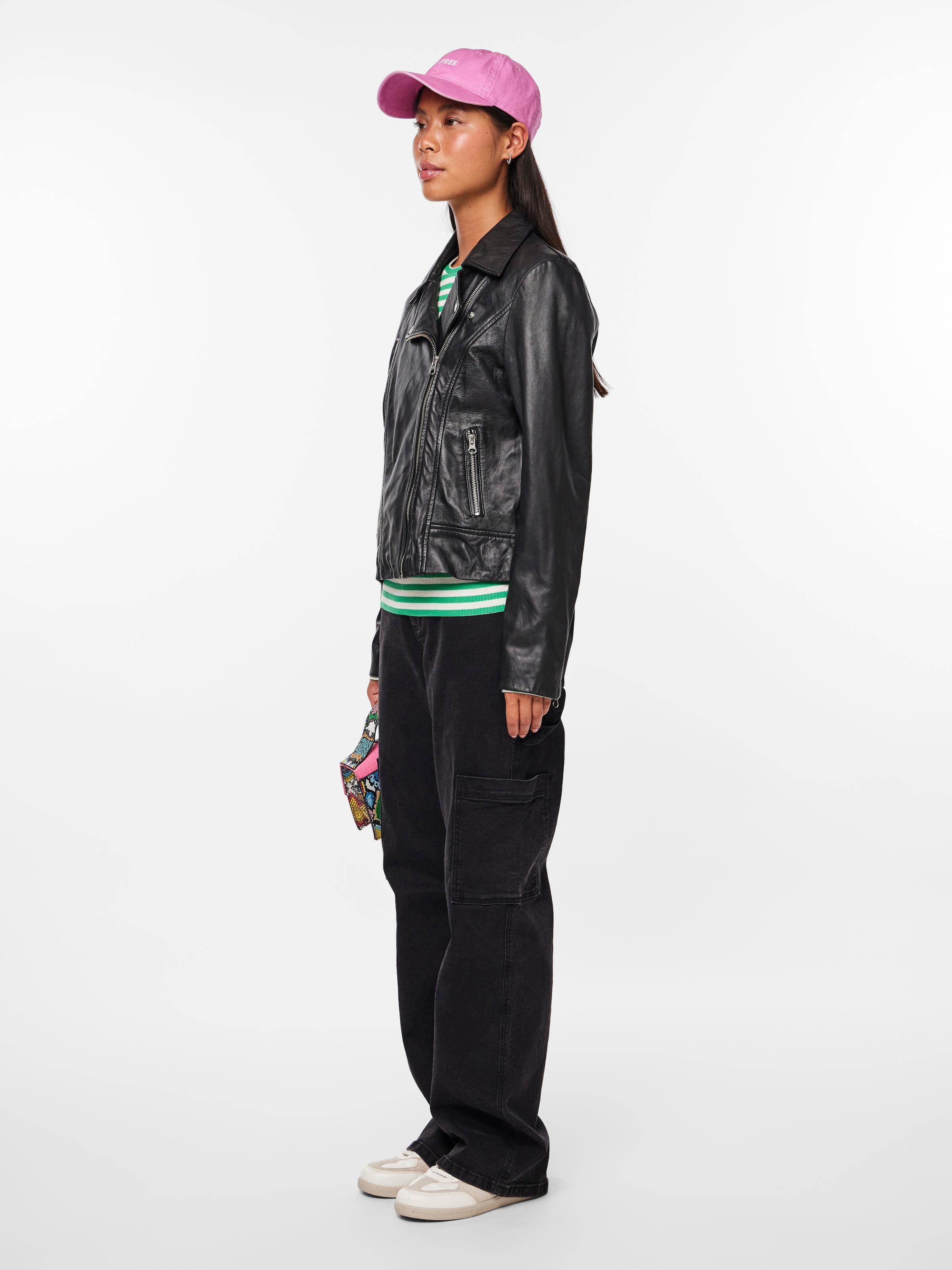 pieces Lederjacke »PCSUSSE LEATHER JACKET NOOS« aus weichem Lammleder
