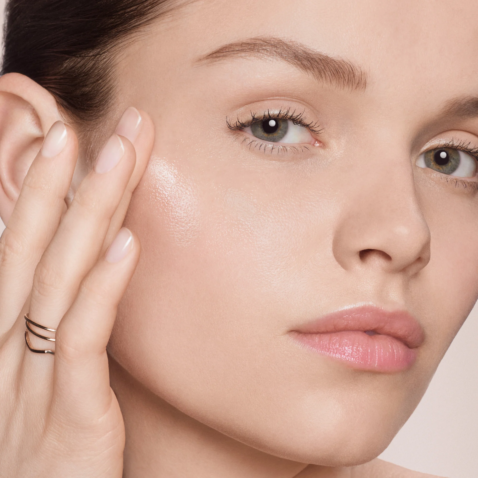 Absolue Essence-En-Lotion à l'extrait de Rose Perpétuelle |