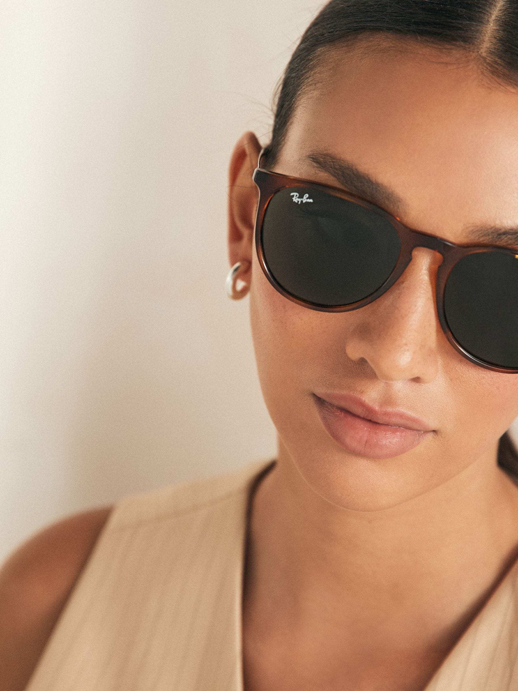 Bruin met groene glazen - Ray-Ban® Erika zonnebril