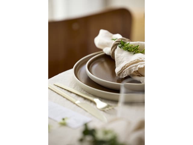 Studio Round Frokosttallerken Matte white/Matte bark