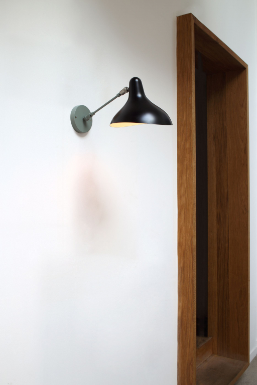 DCW éditions Mantis BS5 wandlamp met switch zwart