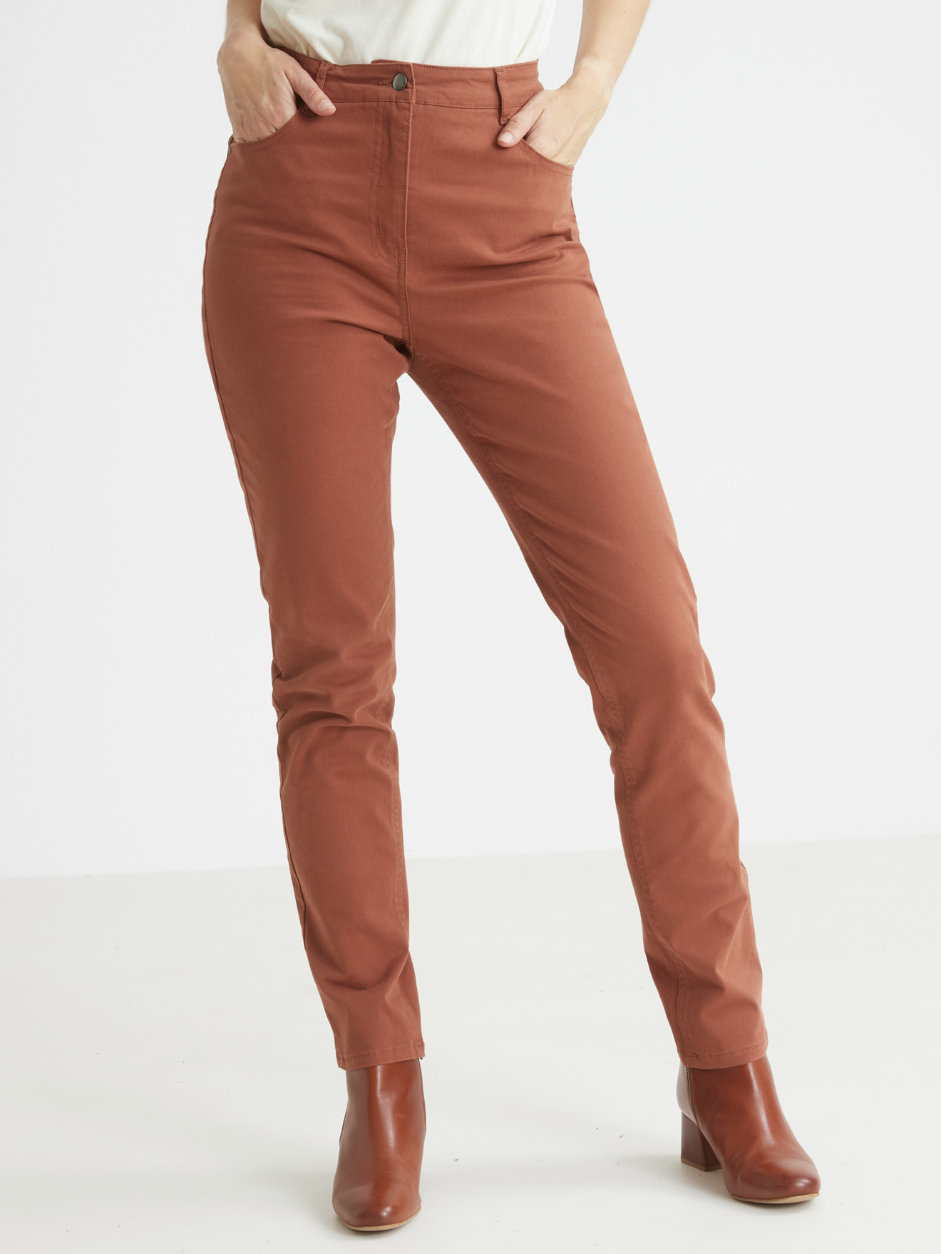 Pantalon 5 poches coupe droite
