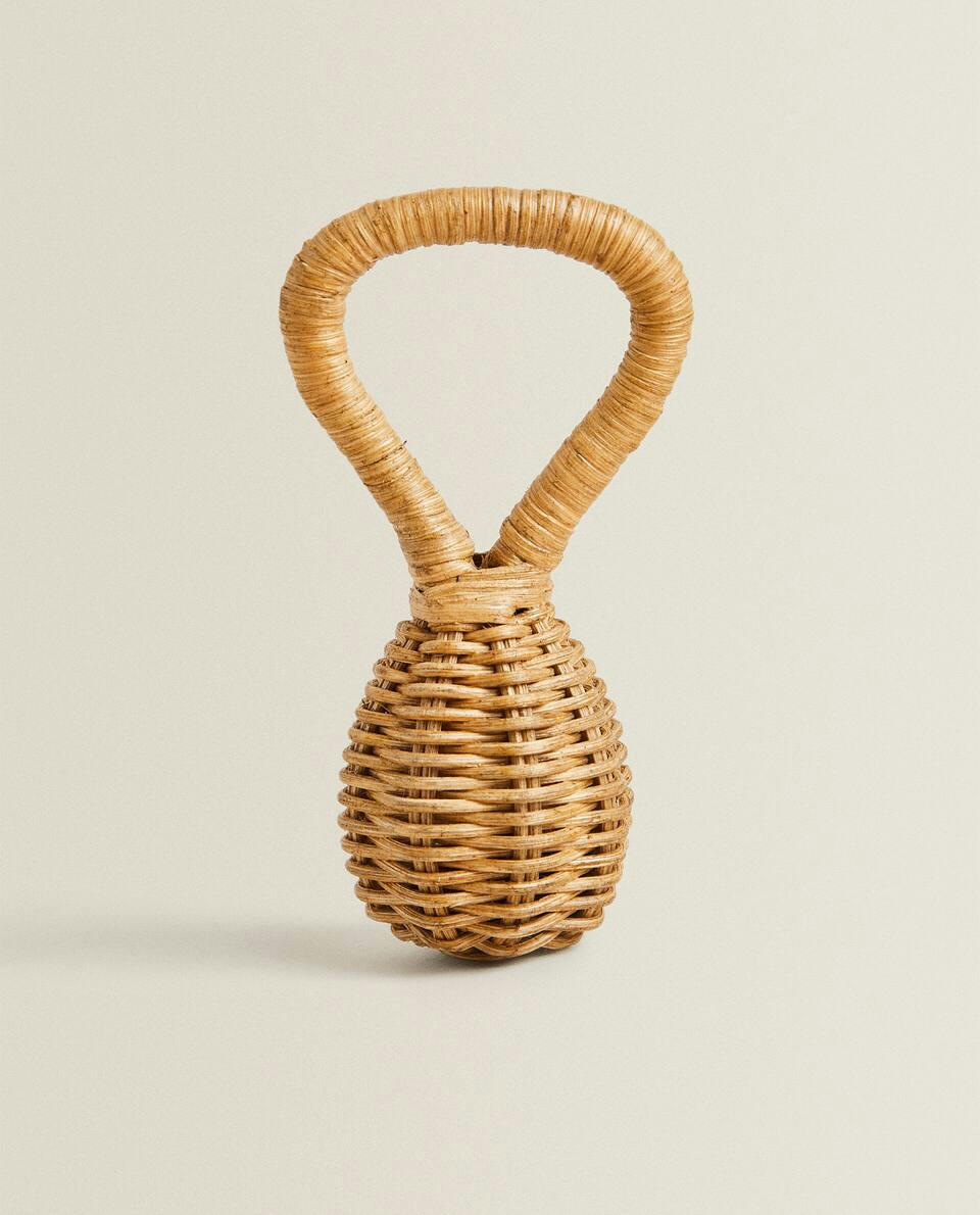 Chocalho de rattan