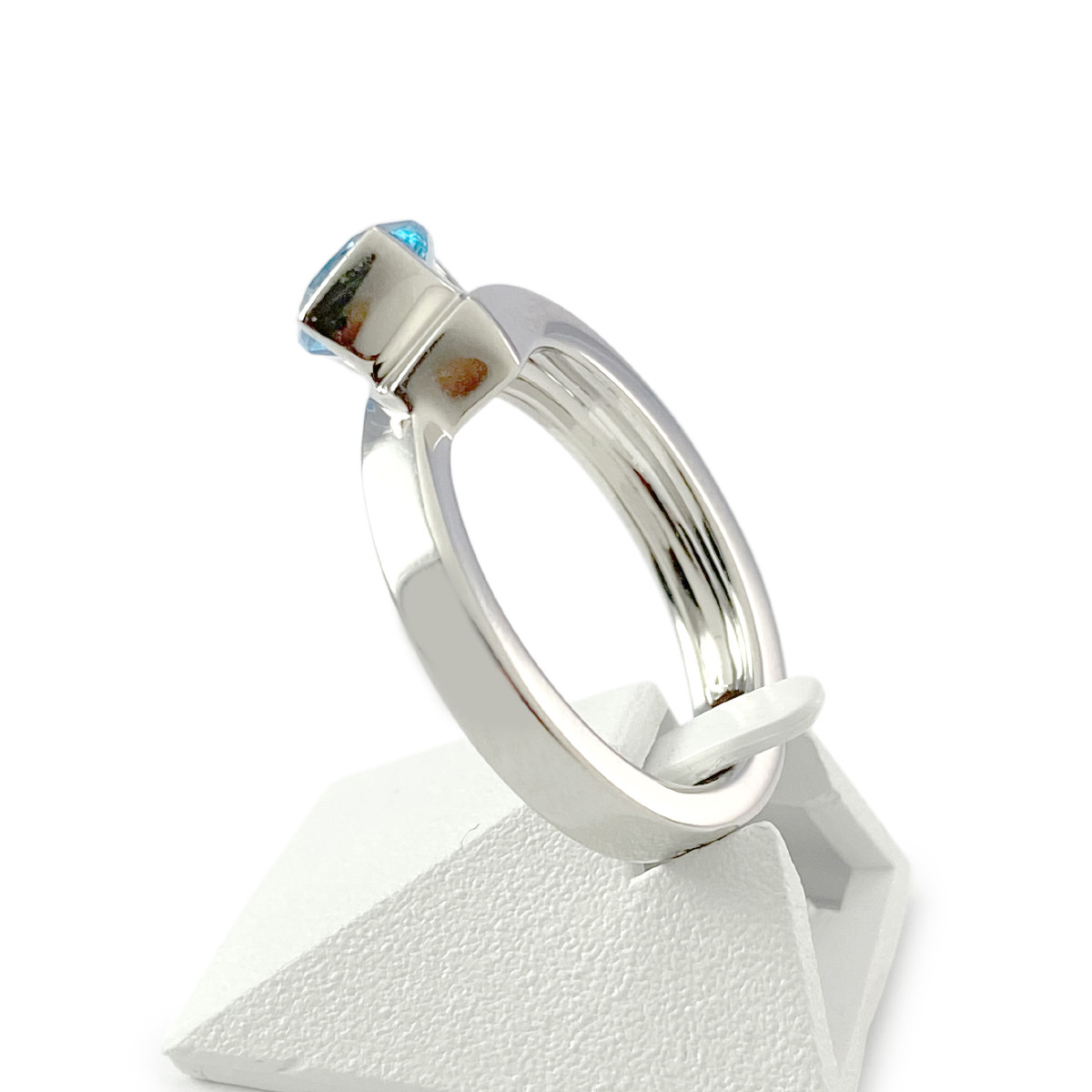 Bague d'occasion or 750 blanc topaze bleue traitée