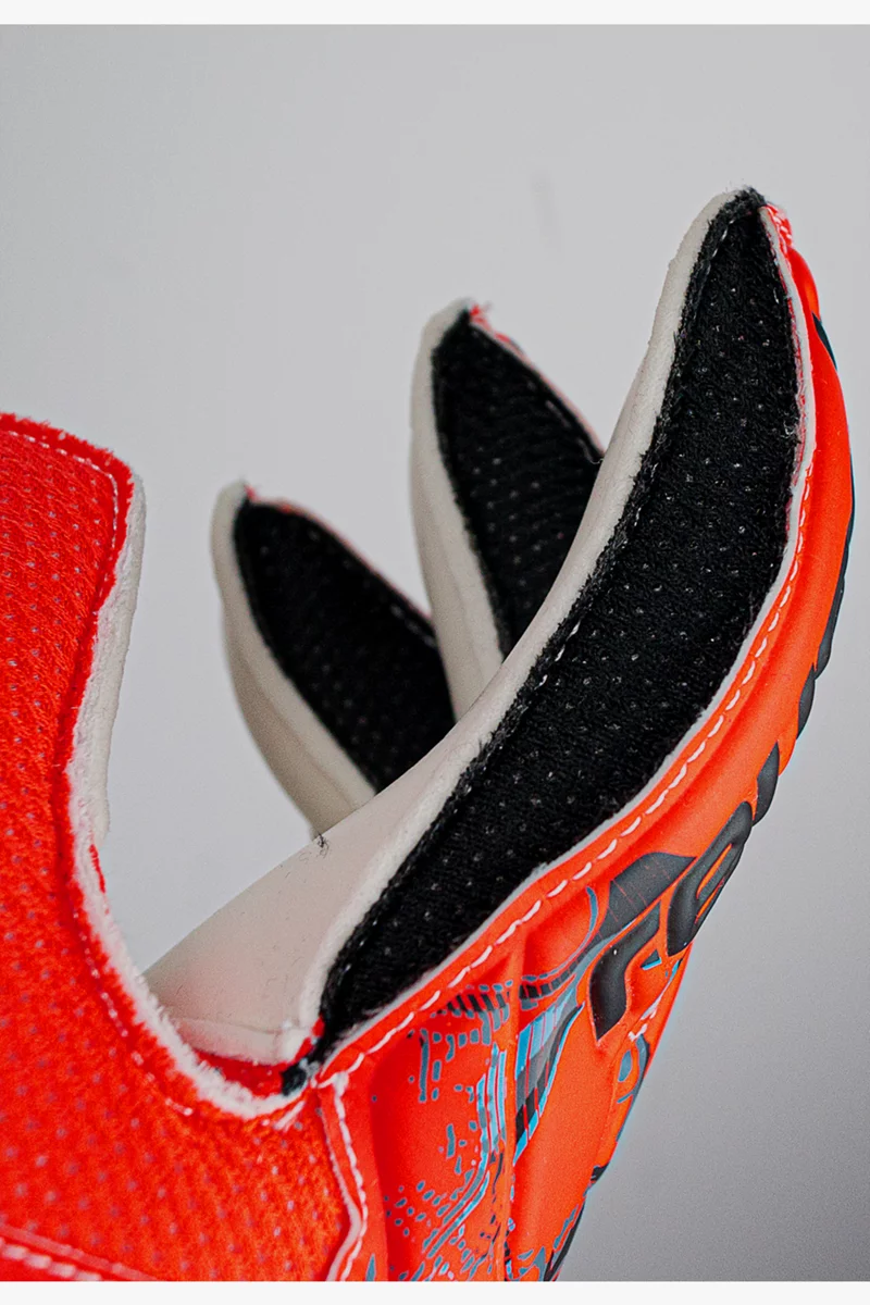 Reusch Attrakt Solid Torwarthandschuh