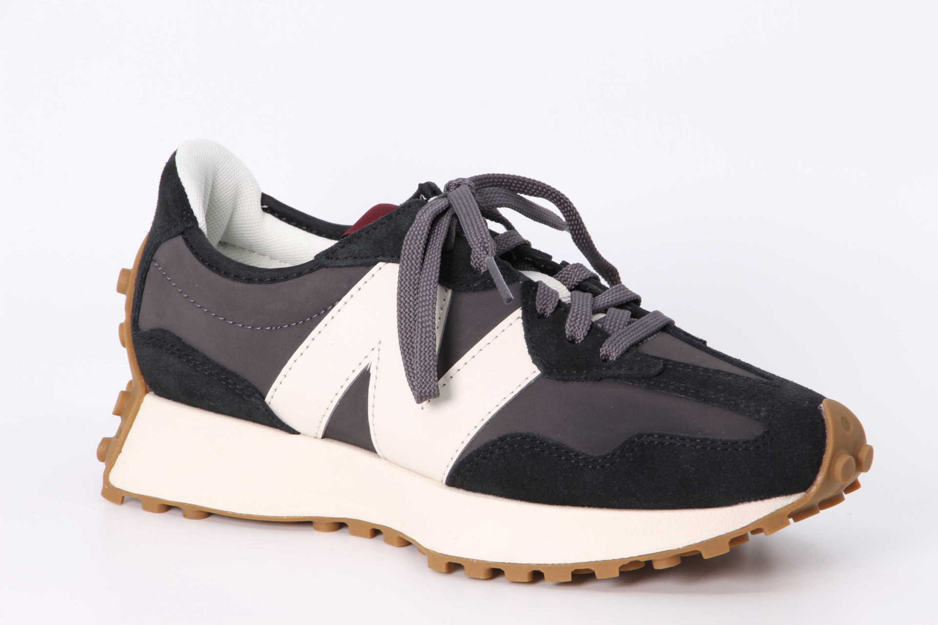 New Balance Sneaker 327 black / white