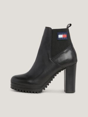 Botas Essenciais de Couro com Salto Alto
