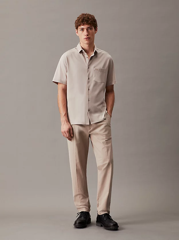 Camisa de manga curta com bolso