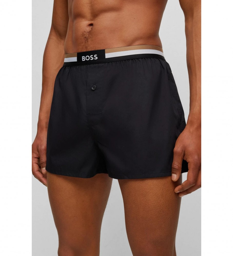 Conjunto de 2 cuecas boxer BOSS nas cores bordô e preta.