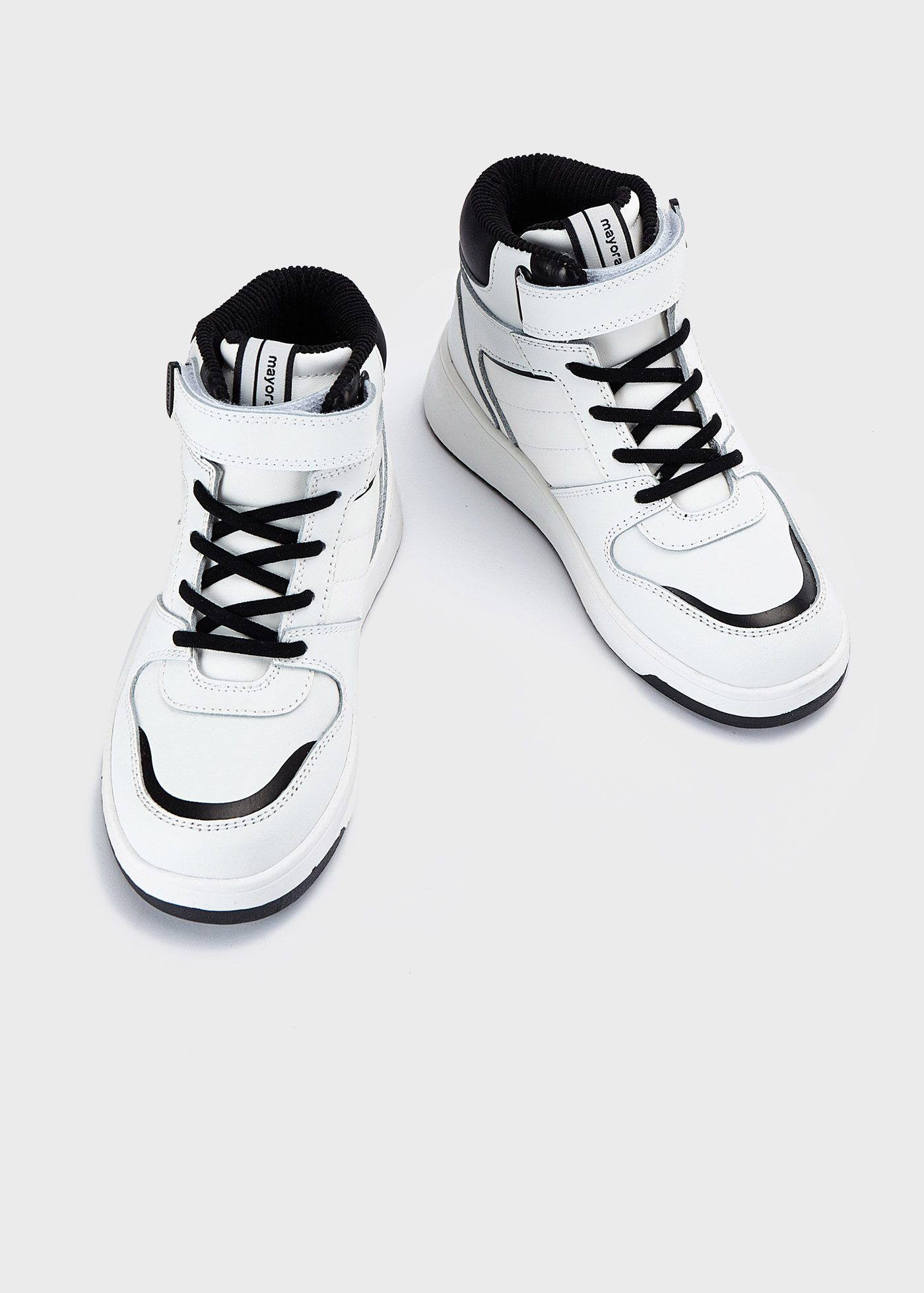Bota esportiva de couro para meninos