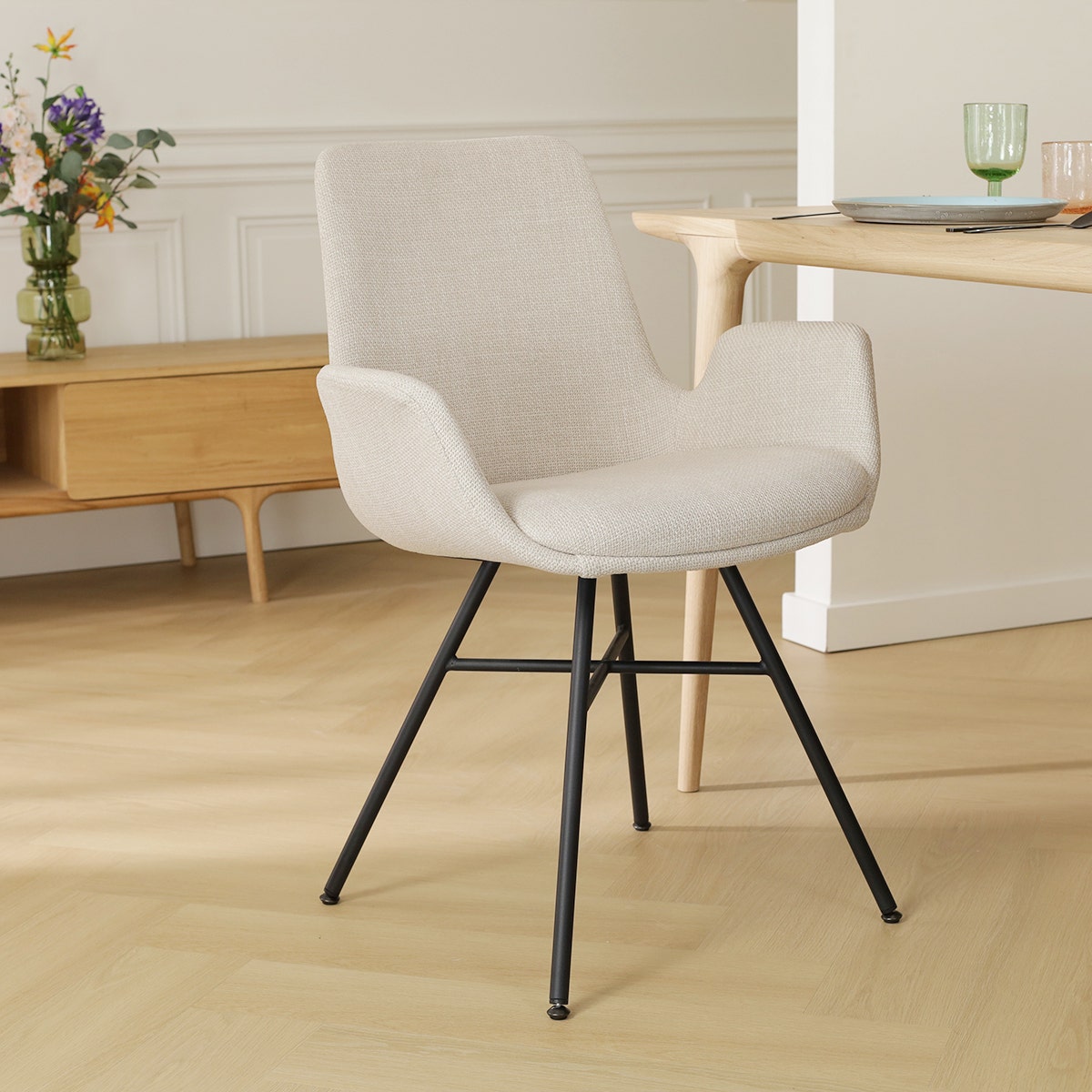 Nolon Noa-Eef Eetkamerstoel Beige - met Armleuning - Zwart