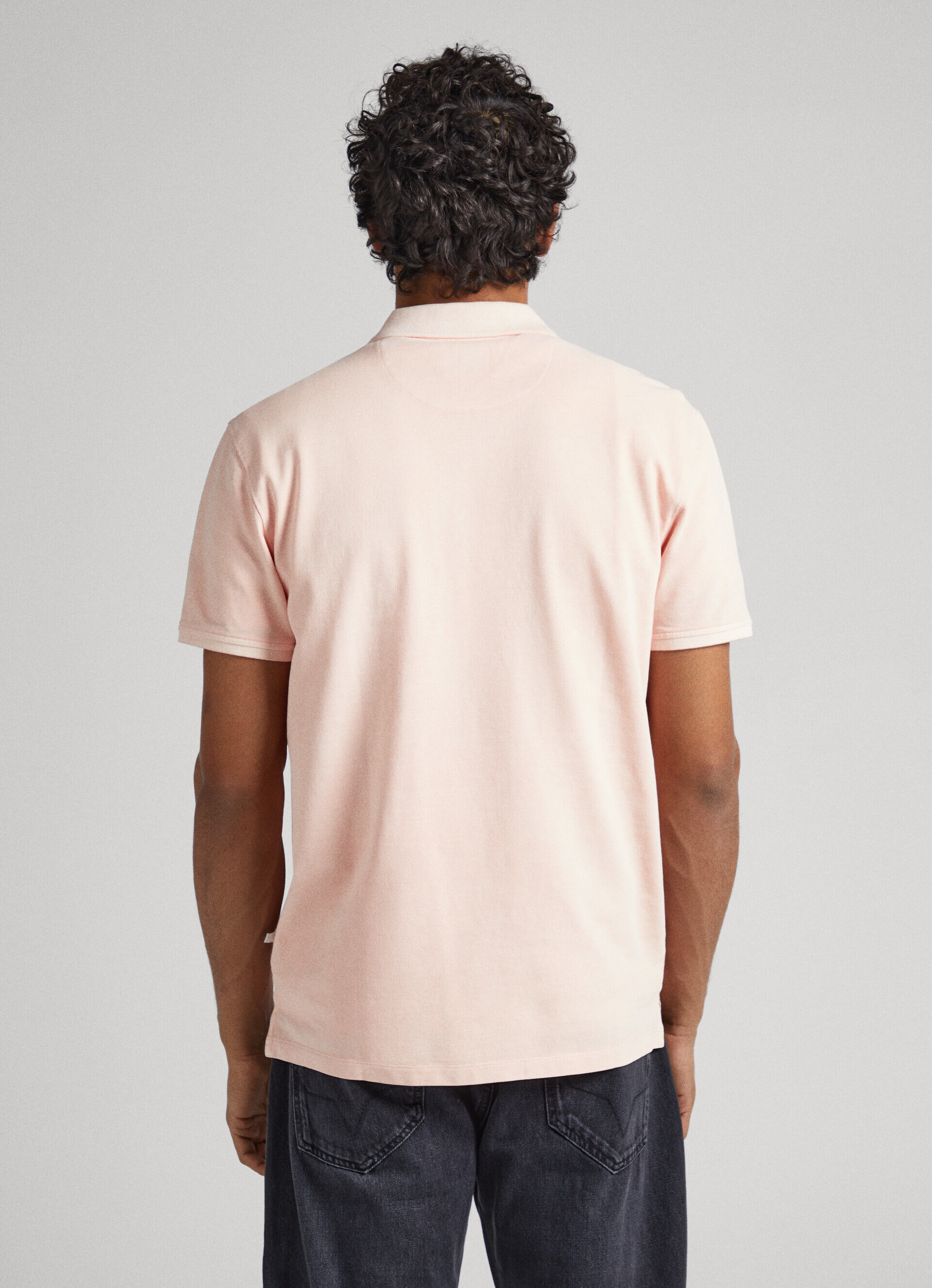 Polo Piqué com logotipo bordado - rosa vibrante