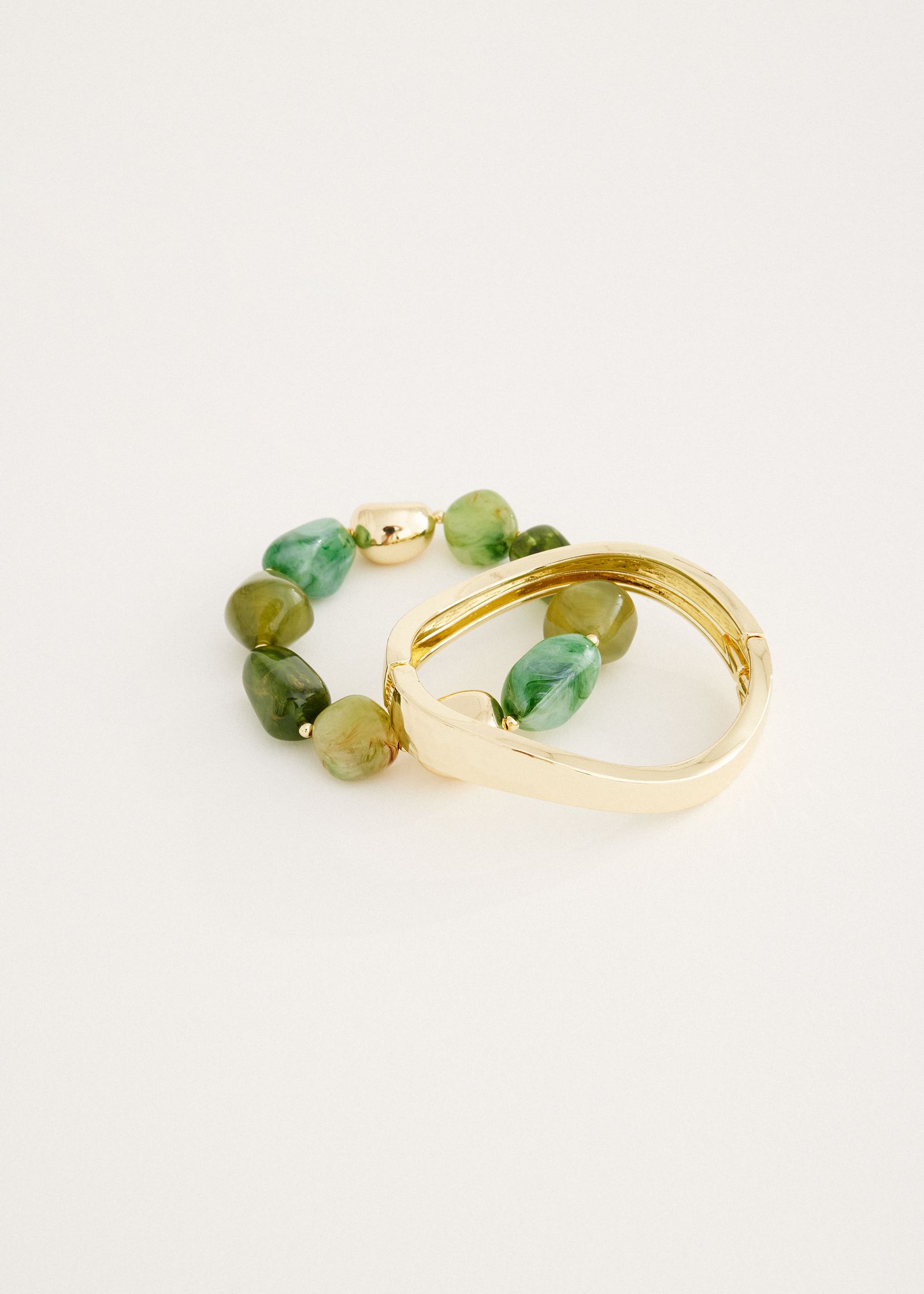 Set van twee armbanden