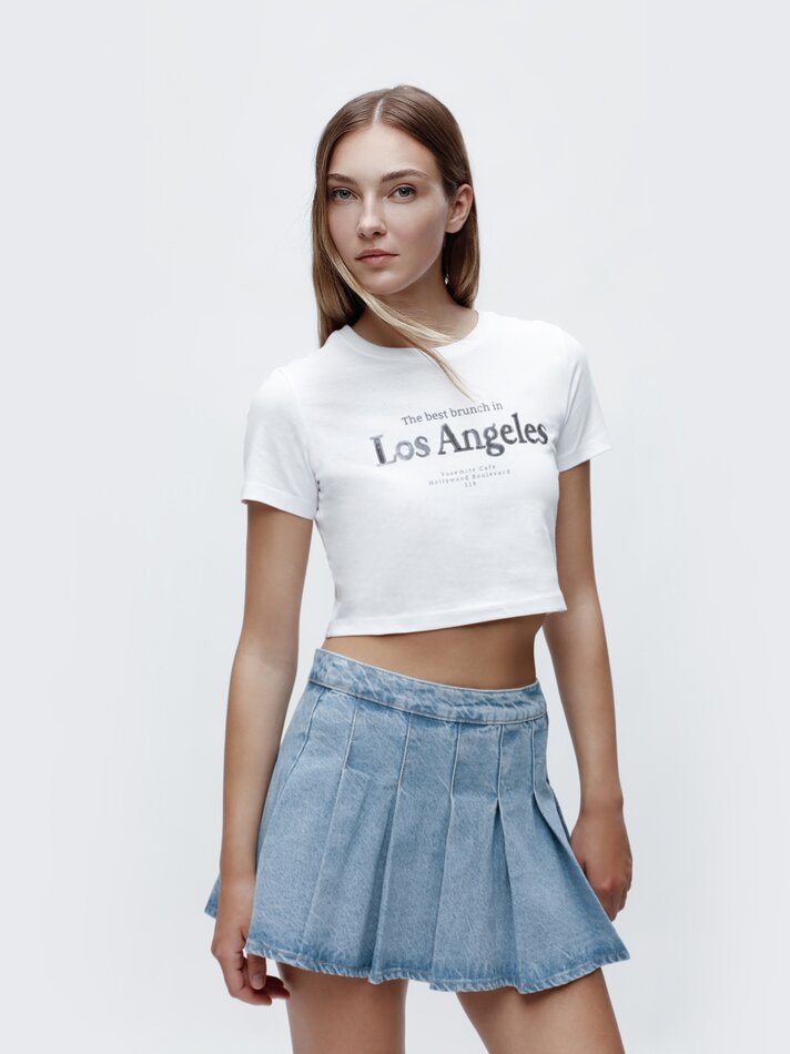Camiseta cropped com lantejoulas - Branca