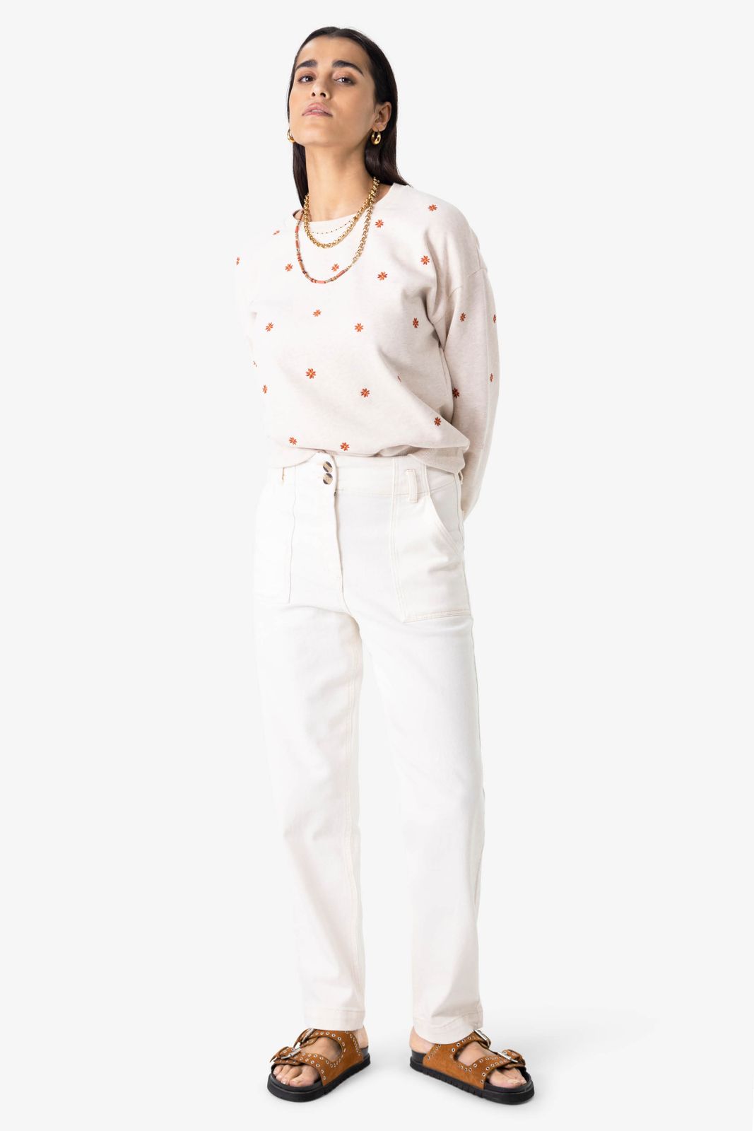 Beige sweater met embroidery