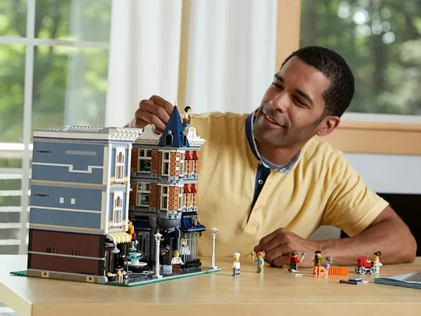 LEGO Creator Expert 10255 Butiksgade