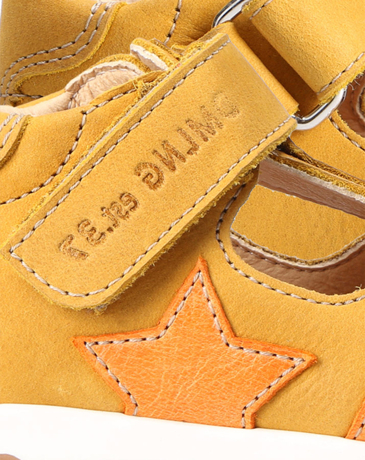 Sandalen URBI mit Zehenschutz in gelb