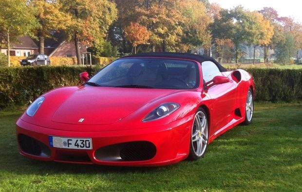 Ferrari fahren in Neumarkt Oberpfalz als Geschenk