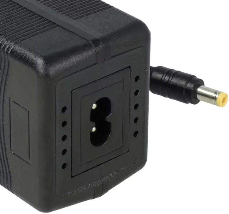 Oplader voor E-bike - Voor 36V Accu's - 42V - 2,2A - 100W - 5,5x2,1mm - Zwart