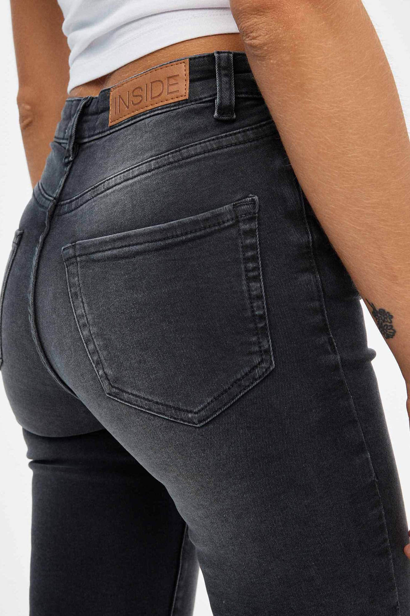 Calça jeans skinny básica de cintura média