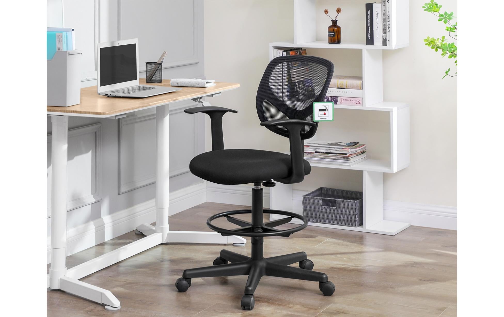 Bürostuhl mit Armlehnen und Fusskreuz, Schwarz<br>Bequemer und ergonomischer Schreibtischstuhl