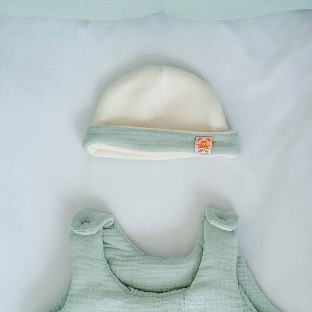 Papate Bonnet de Naissance en Coton Bio blanc/vert - 20x12 cm