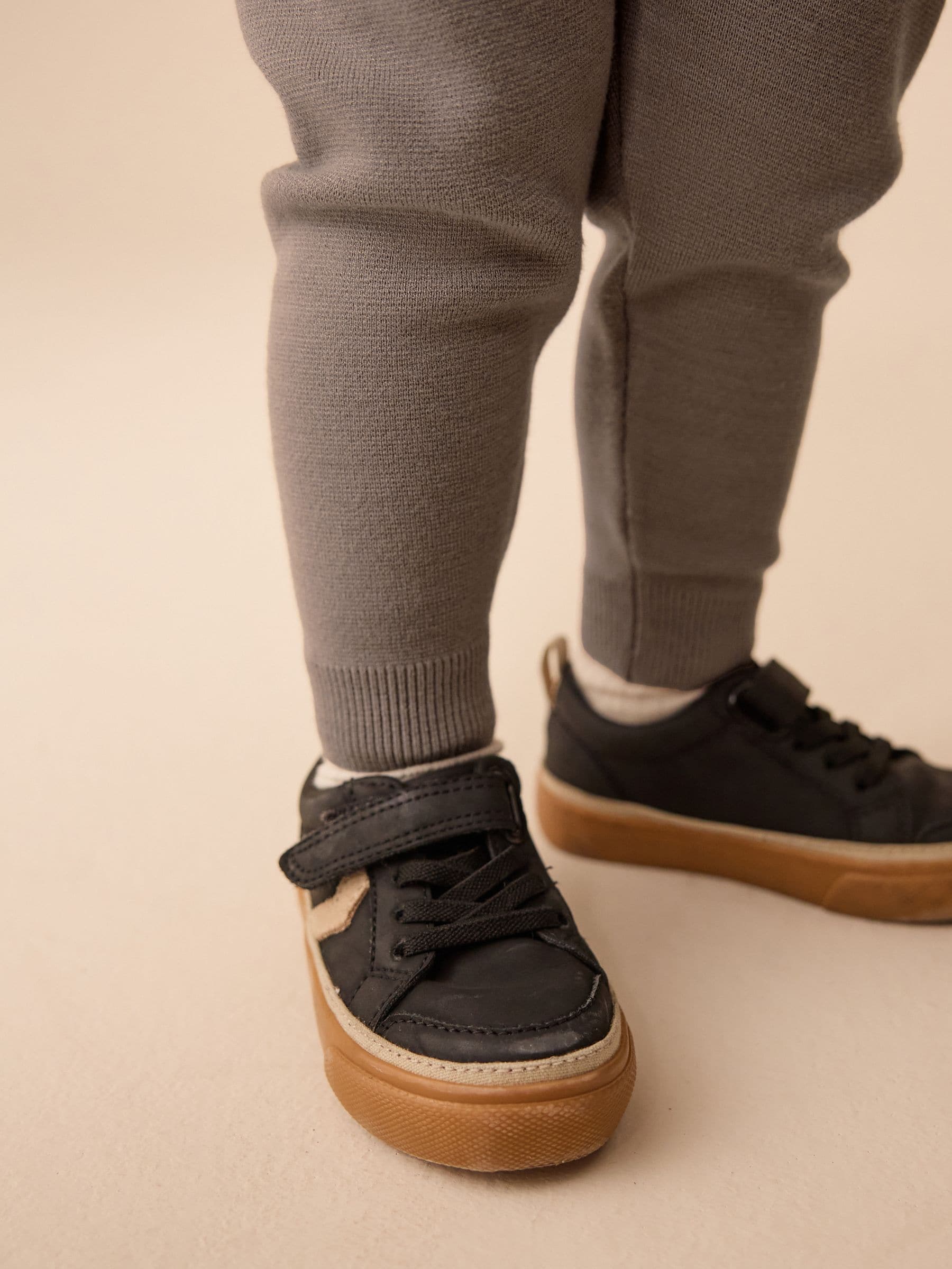 Neutraal - Set van gebreide hoodie met ritssluiting en joggingbroek in utility-stijl (3mnd-7jr)