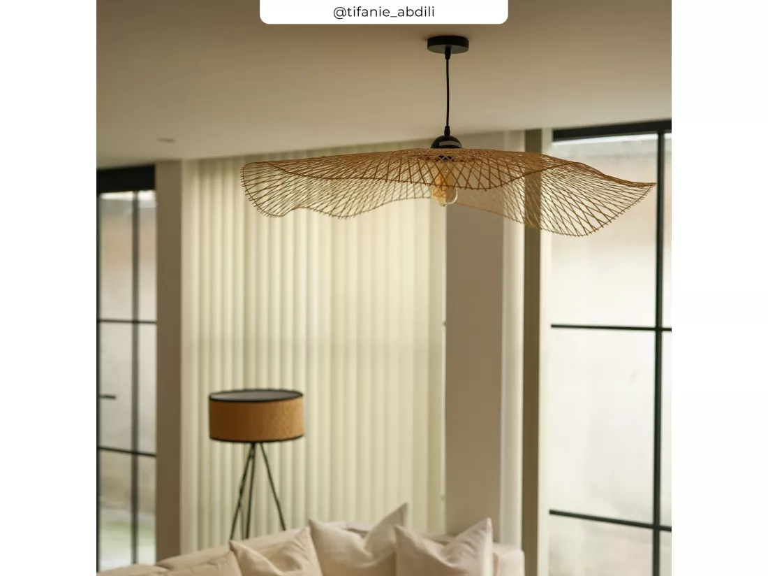 Suspension D100 cm en bambou avec fil noir - Jipi