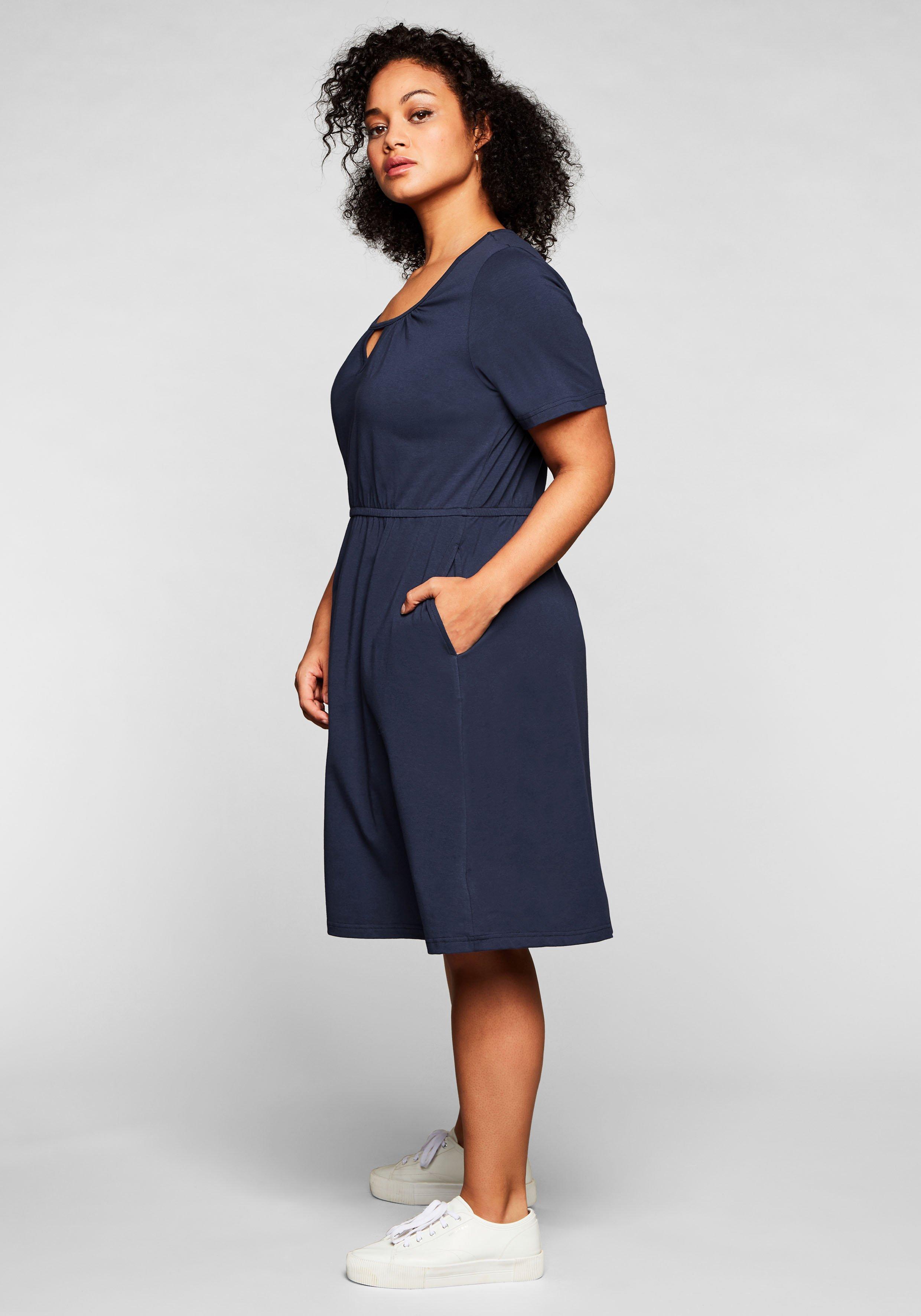 Jerseykleid mit Cut-out am Ausschnitt