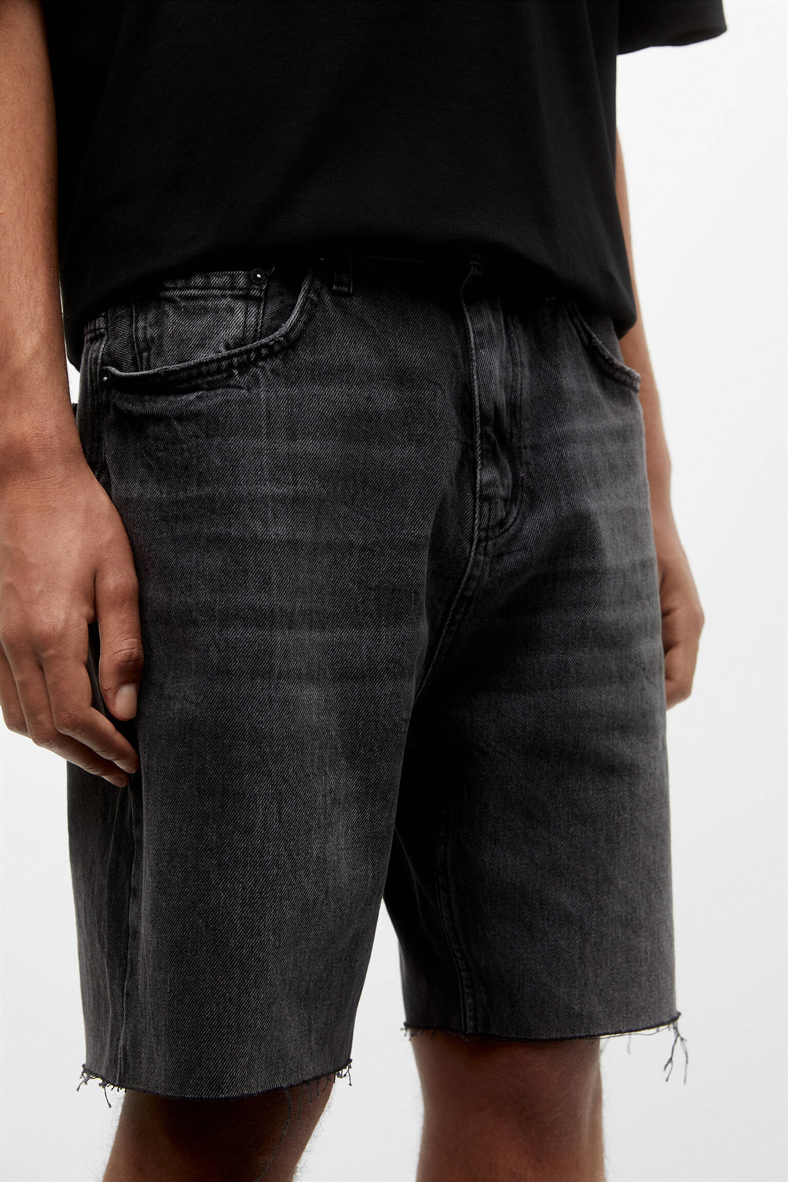 Bermuda jeans de corte relaxado - Preto-Skimmed