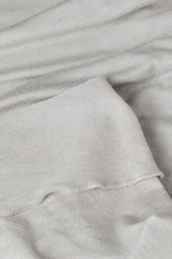 Camiseta de manga comprida com gola alta em cashmere modal ultraleve