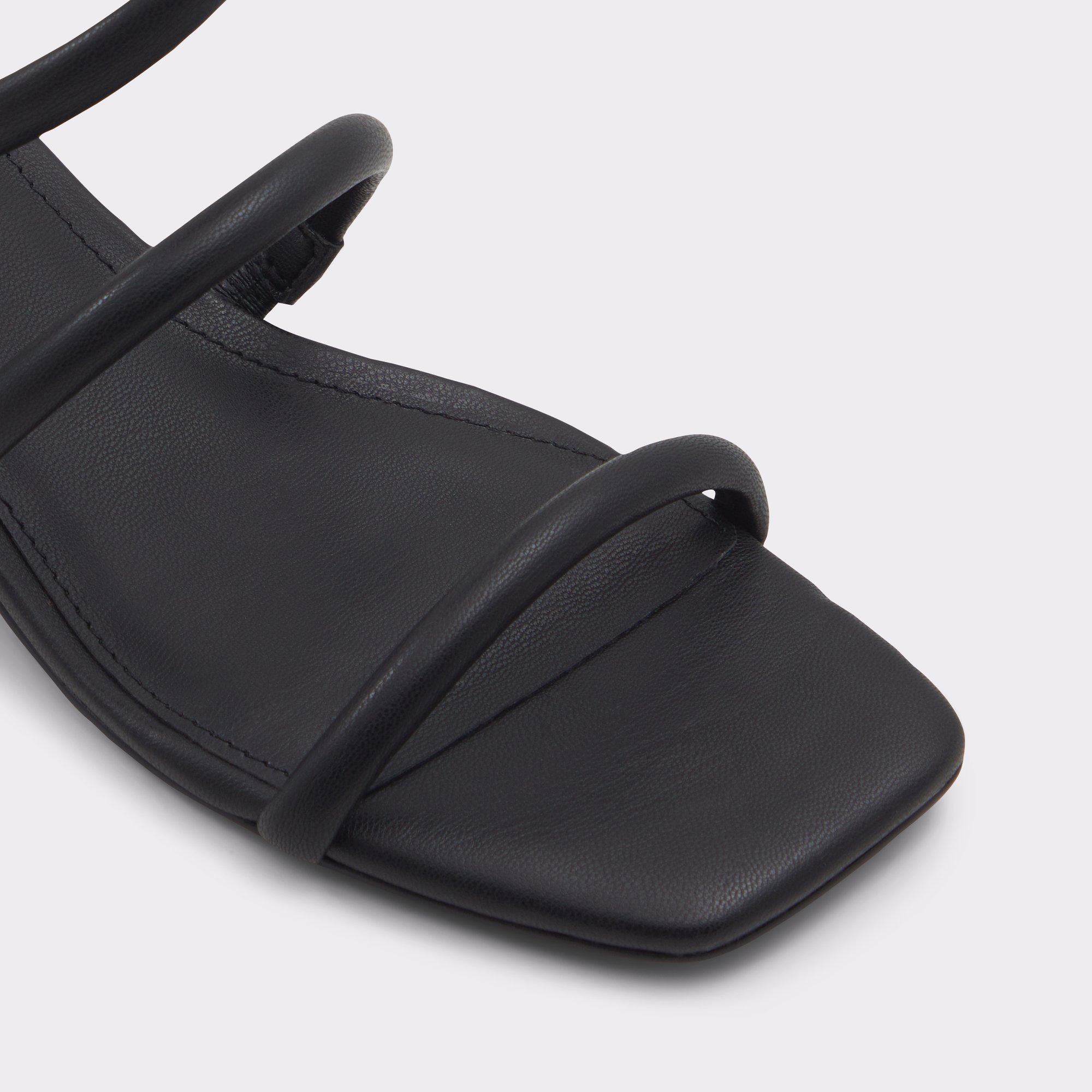 Spinna Black Women Strappy Sandals