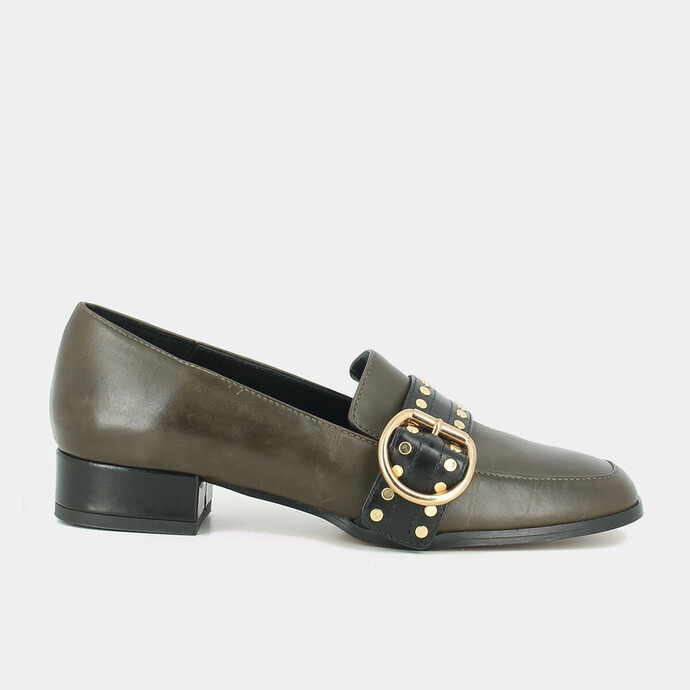 Mocassins à petits talons  en cuir kaki
