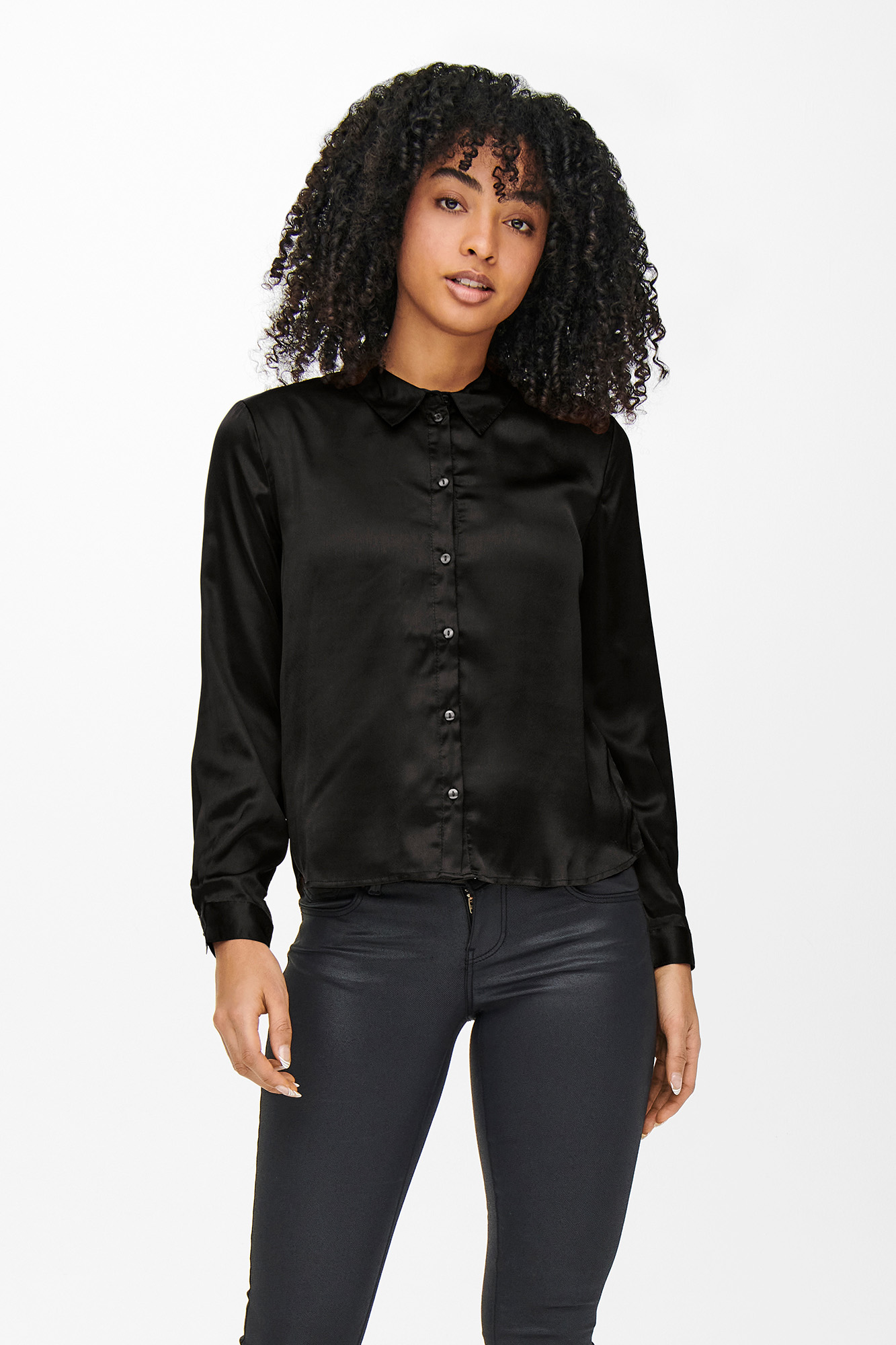 blusa de cetim de mangas compridas