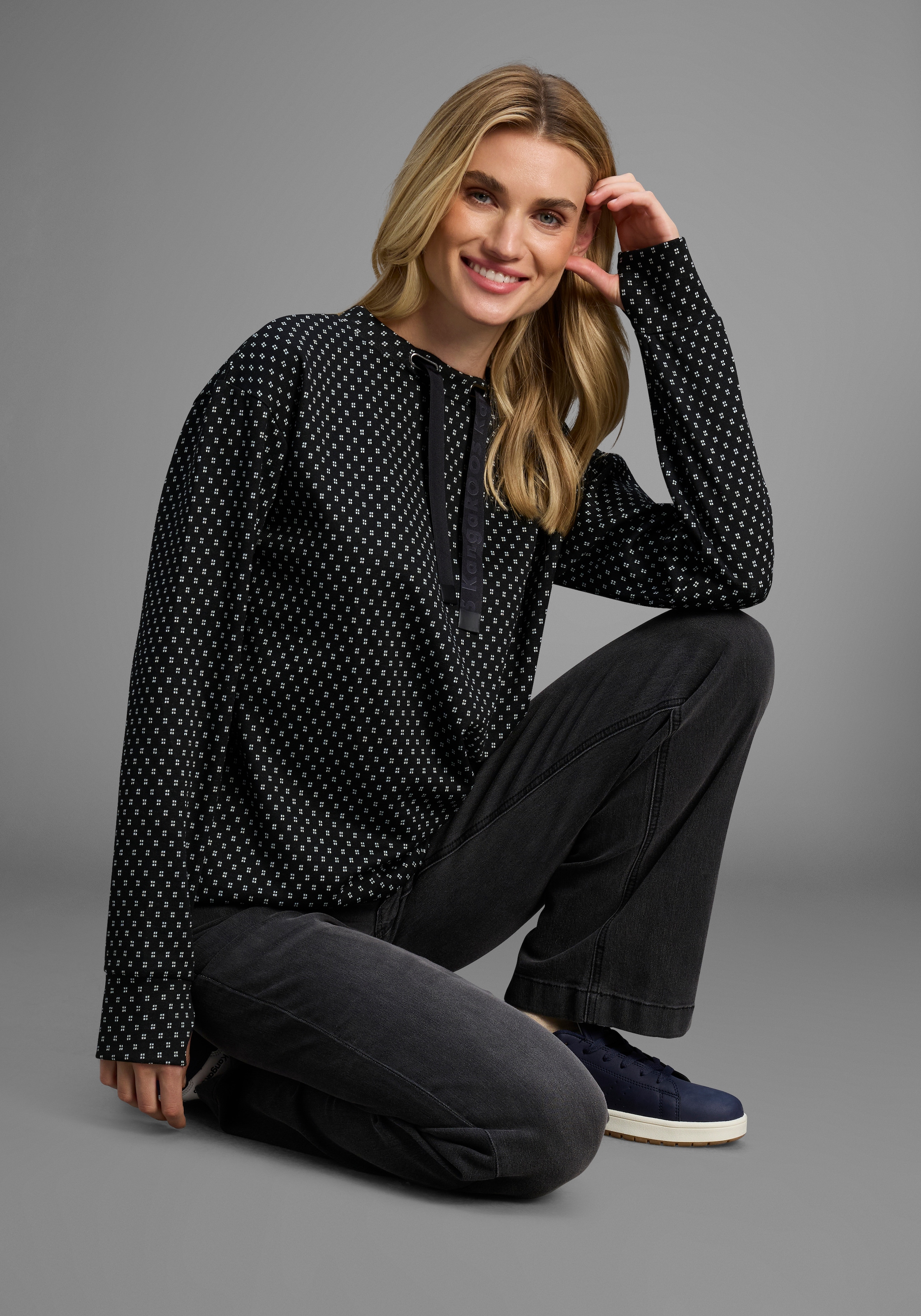 KangaROOS Sweatshirt , in strukturiertem Material mit Turtleneck