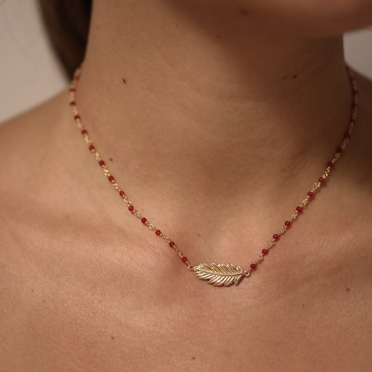 Collier Argent Rhodié Plume Et Pierres Spinelle Naturelles Noires