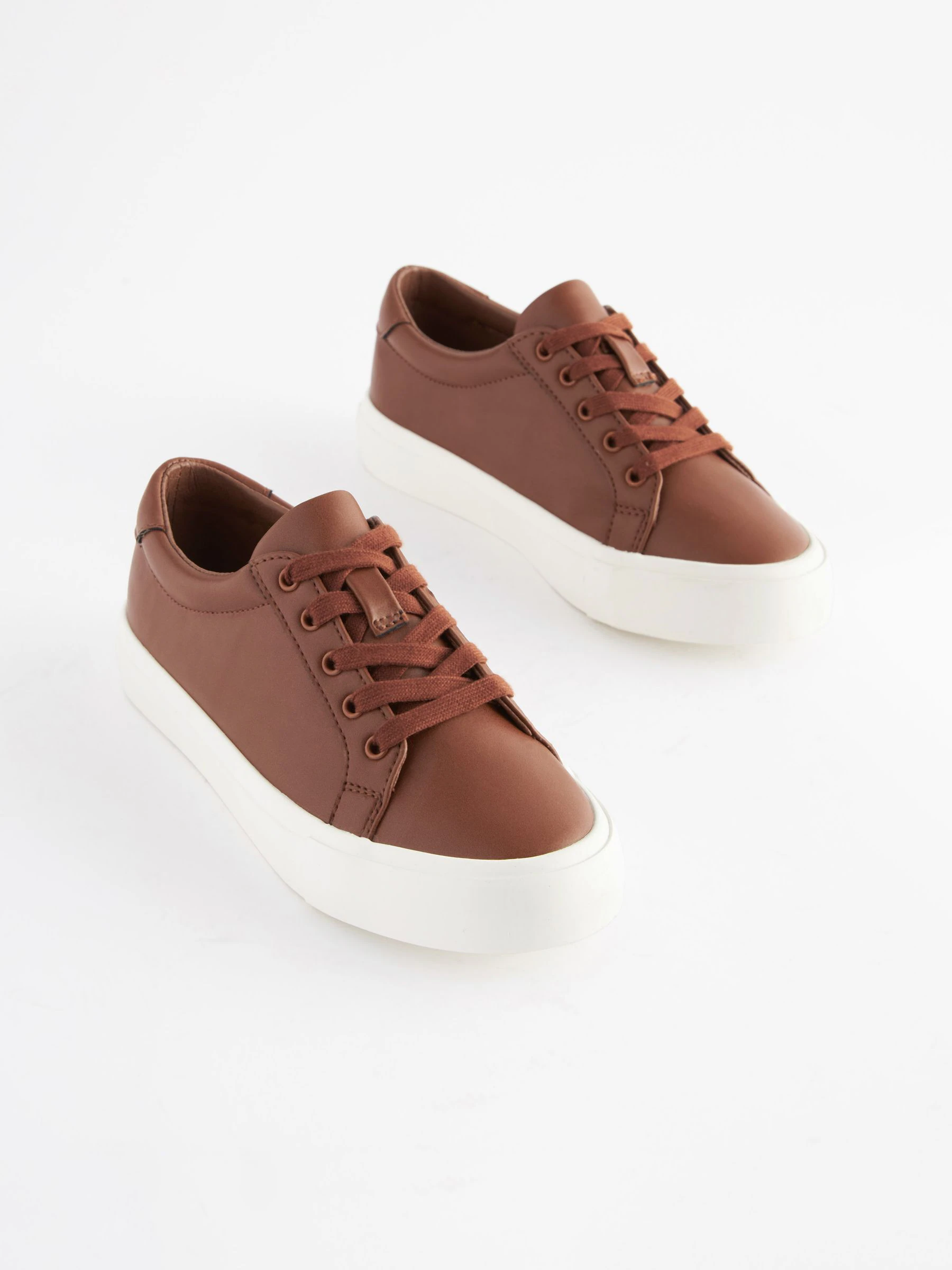 Lichtbruin - Sneakers met nette vetersluiting