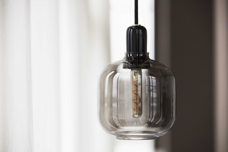 Normann Copenhagen Amp Lamp hanglamp small Ø14 goud/groen